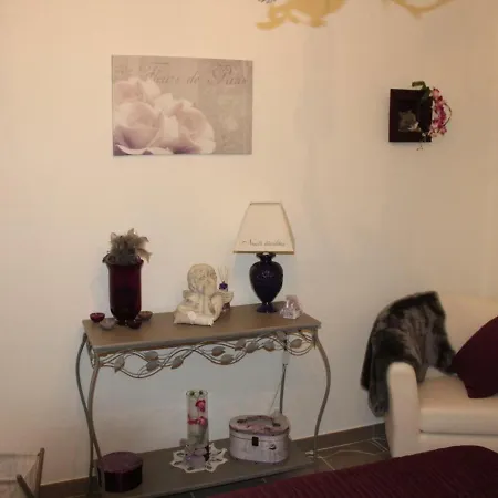 Maison De Charme Avec Jardin Clos Et Animaux Admis, - Fr-1-616-110 *