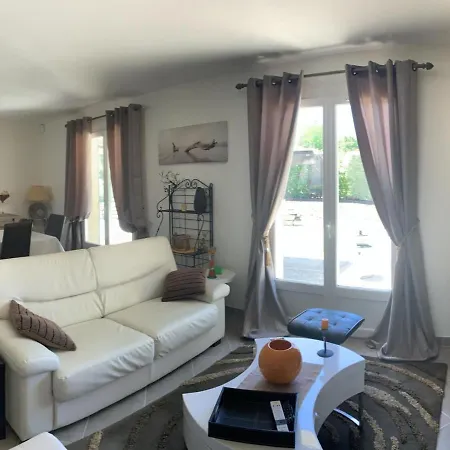 Maison De Charme Avec Jardin Clos Et Animaux Admis, - Fr-1-616-110 Дом отдыха