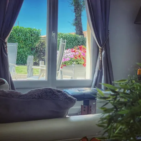 Maison De Charme Avec Jardin Clos Et Animaux Admis, - Fr-1-616-110