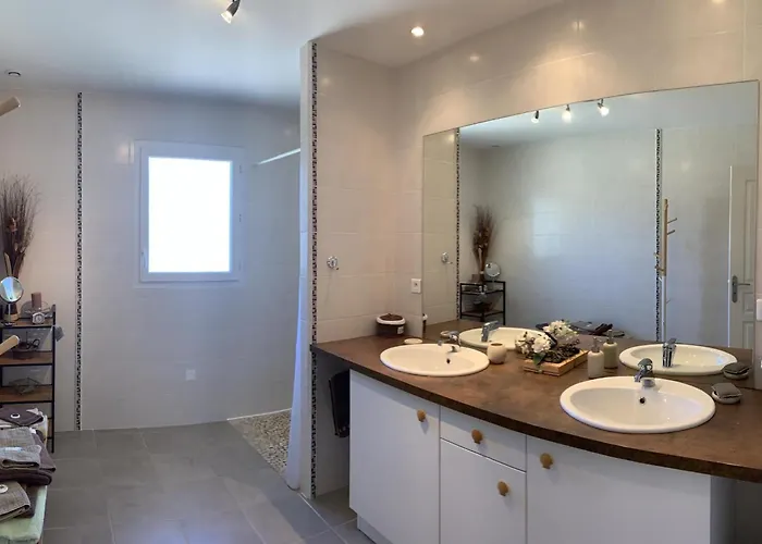 Maison De Charme Avec Jardin Clos Et Animaux Admis, - Fr-1-616-110